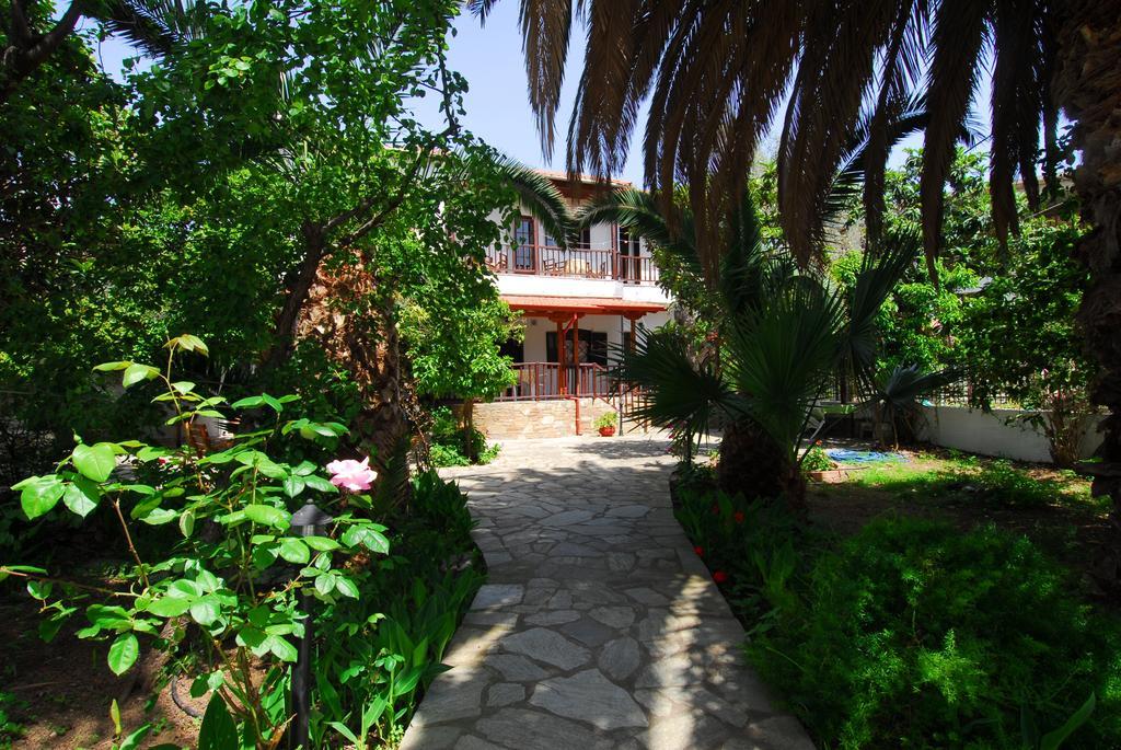 Menelaos Apartments Lefokastro Bagian luar foto