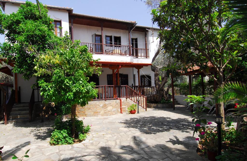 Menelaos Apartments Lefokastro Bagian luar foto